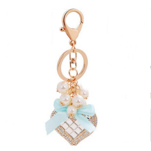 Hot sale promotional gifts rhinestone heart floating metal key chain